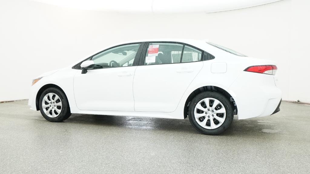 2025 Toyota Corolla LE photo 3