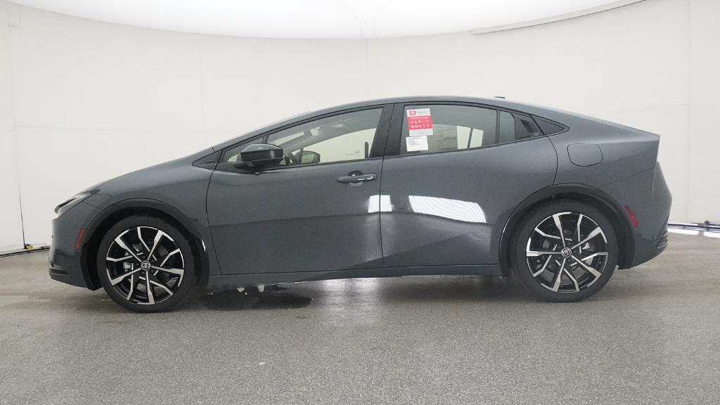 2026 Toyota Prius Plug-in Hybrid XSE photo 13