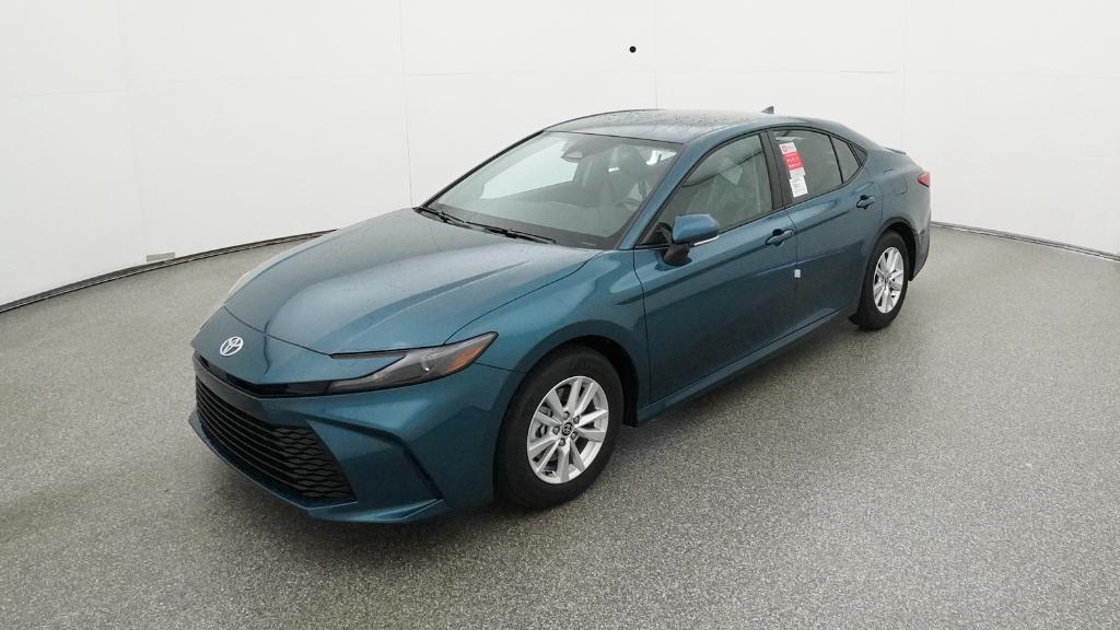 2025 Toyota Camry LE photo 4