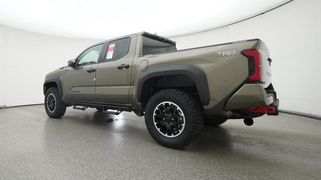 2025 Toyota Tacoma TRD Off-Road photo 3
