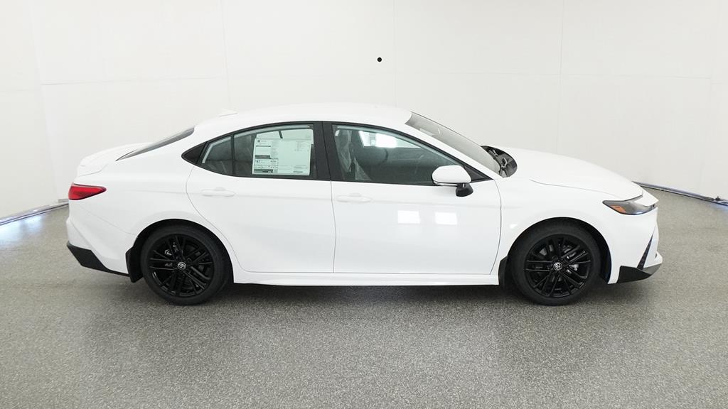 2025 Toyota Camry SE photo 22