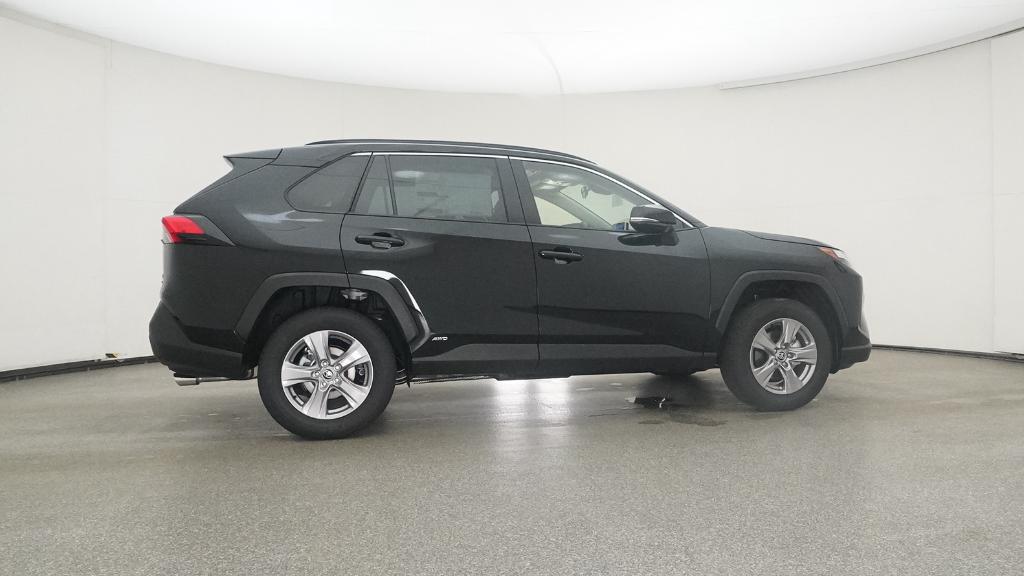 2025 Toyota RAV4 Hybrid XLE photo 4