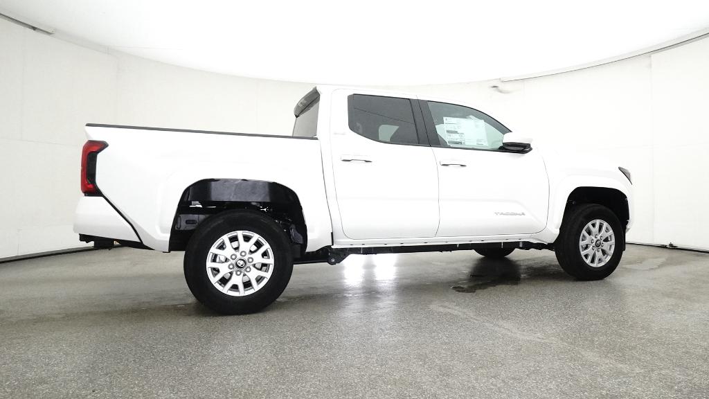 2025 Toyota Tacoma SR5 photo 12