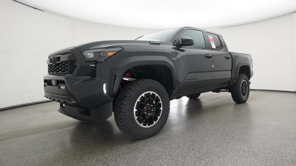 2025 Toyota Tacoma TRD Off-Road photo 2