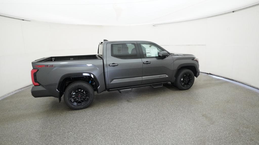 2025 Toyota Tundra Platinum CrewMax photo 4