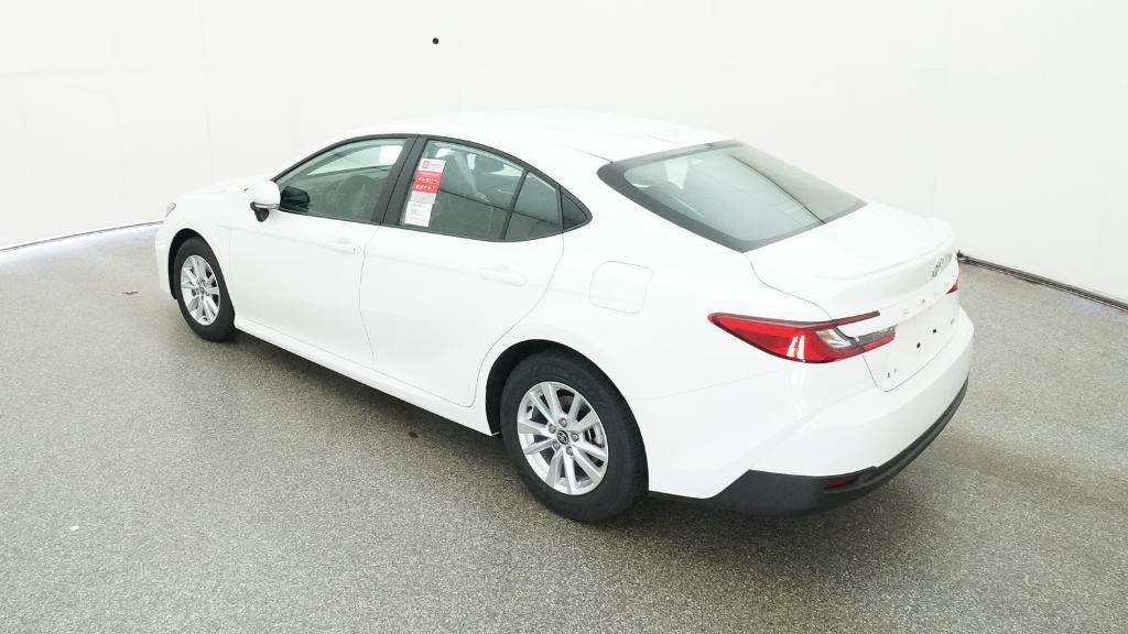 2025 Toyota Camry LE photo 8