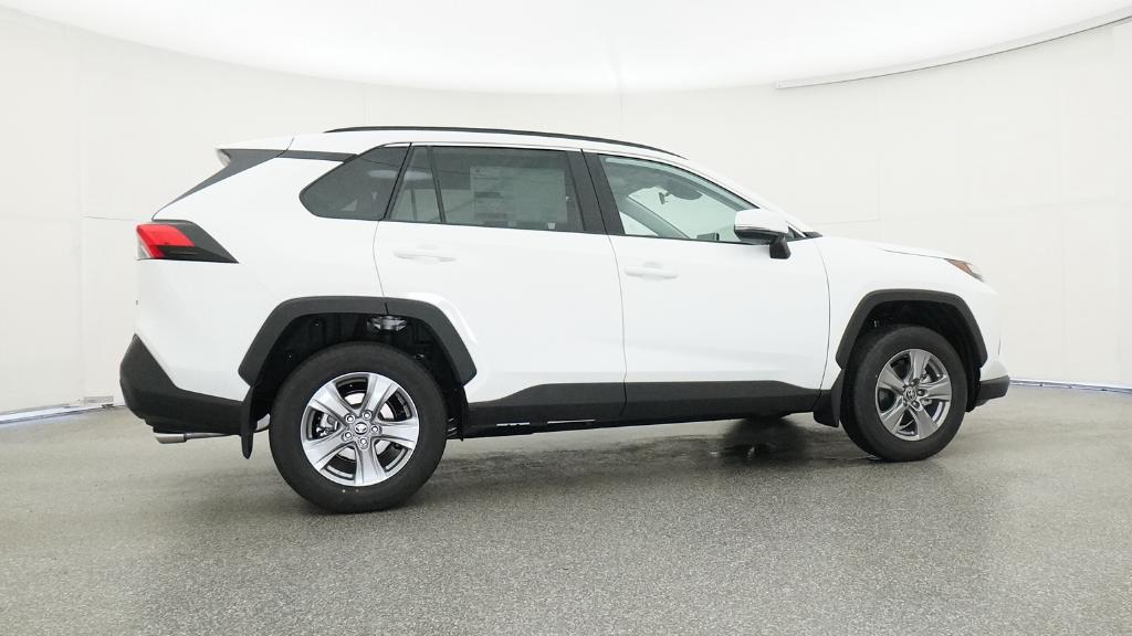 2025 Toyota RAV4 XLE photo 2