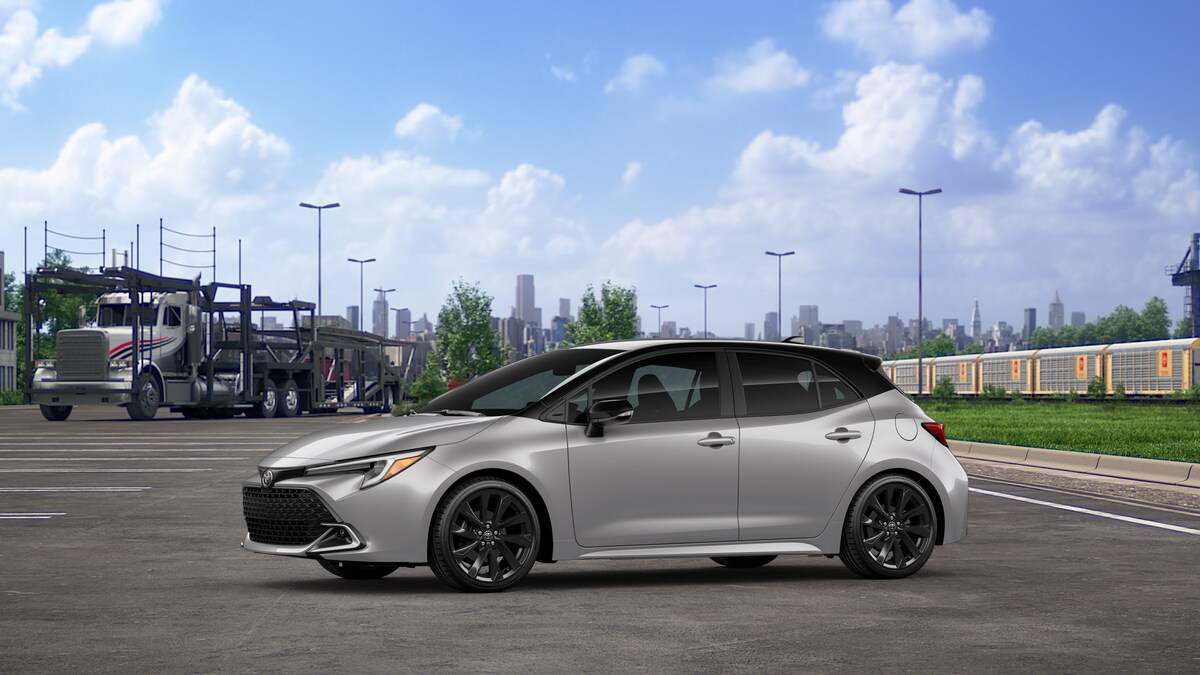 2025 Toyota Corolla XSE photo 3