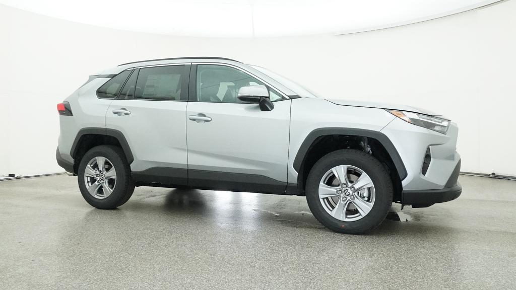 2025 Toyota RAV4 XLE photo 27