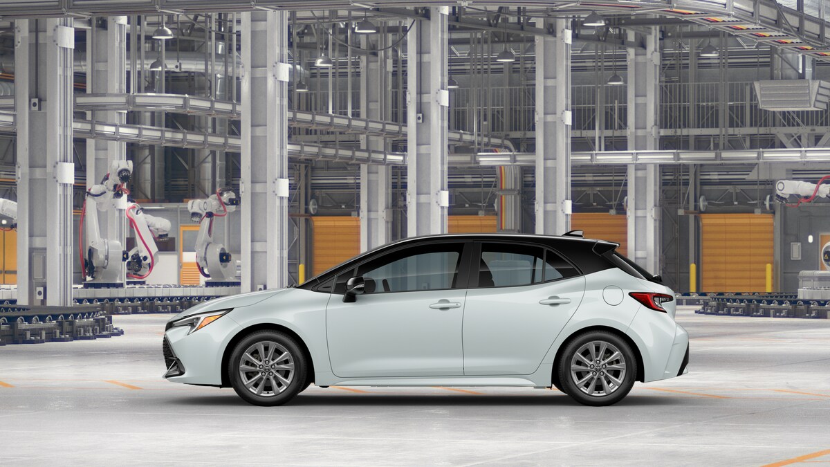 2025 Toyota Corolla SE photo 3
