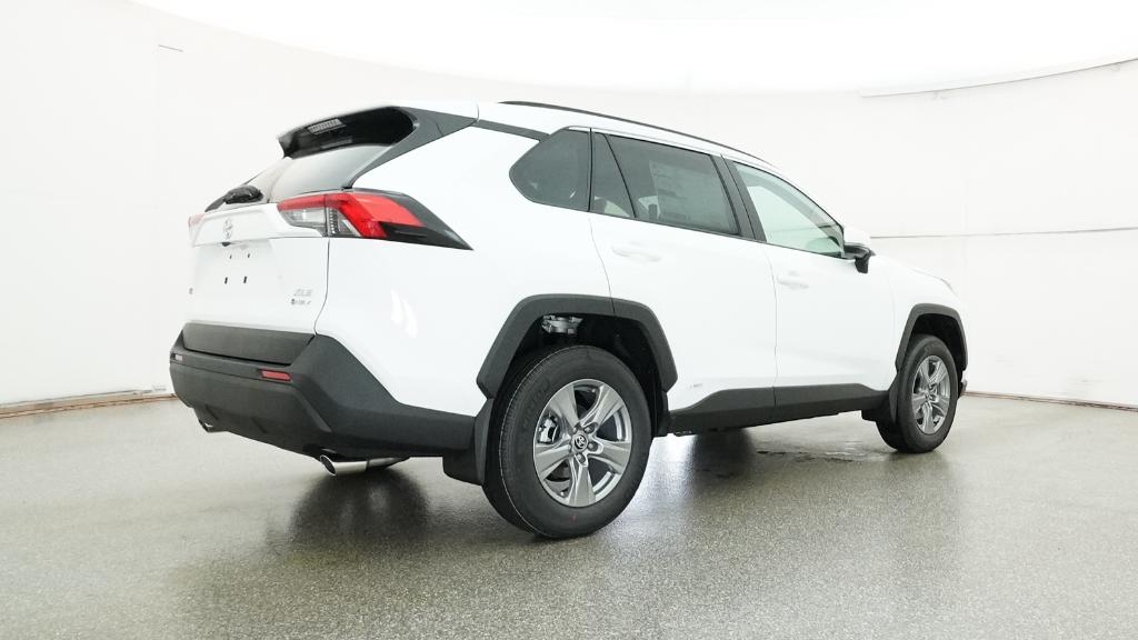 2025 Toyota RAV4 Hybrid XLE photo 2
