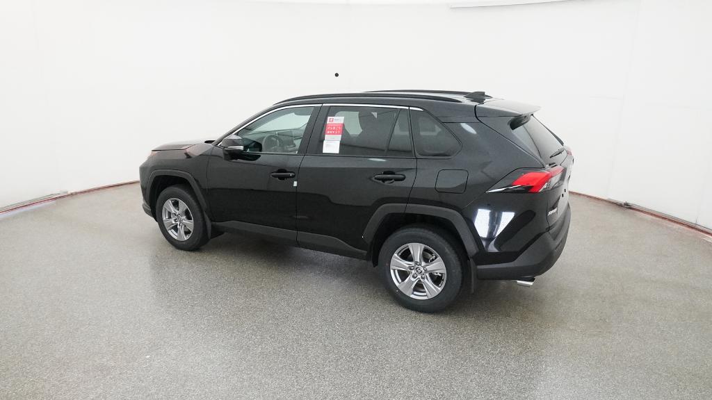 2025 Toyota RAV4 XLE photo 3