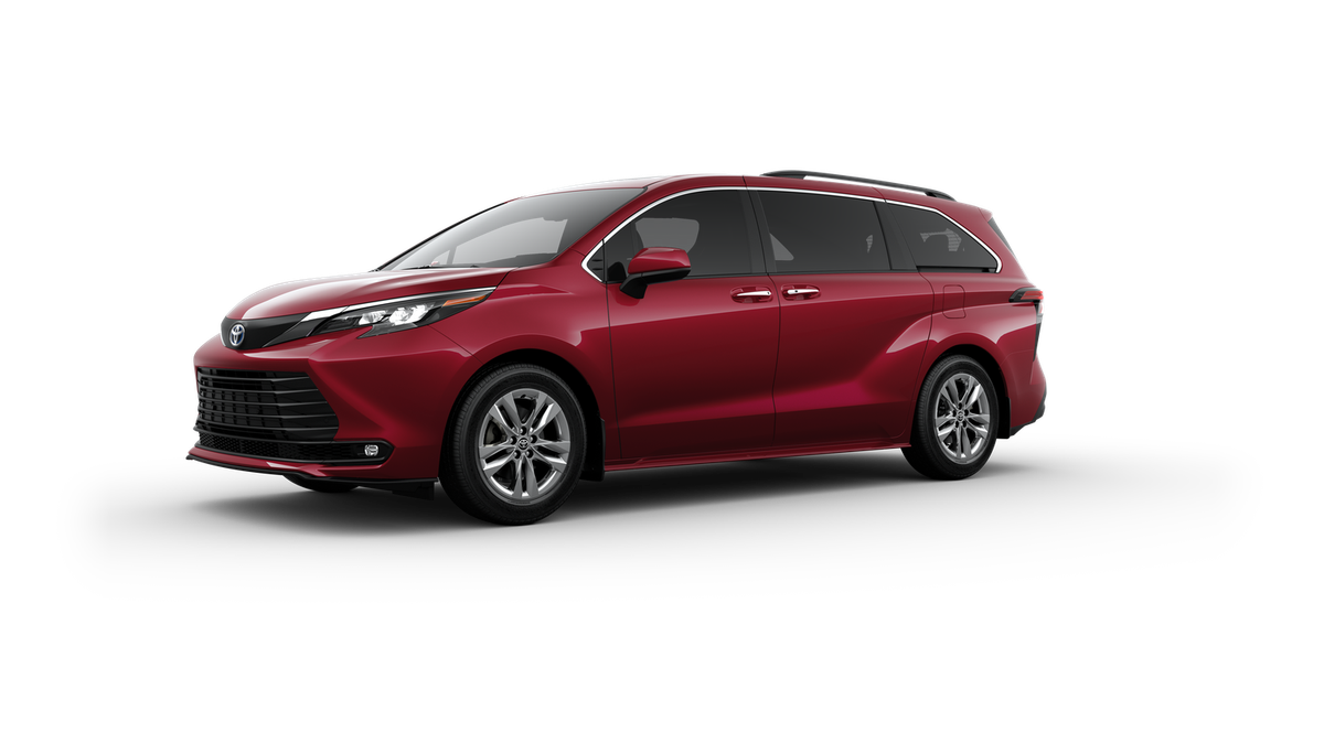 2025 Toyota Sienna XLE photo 2