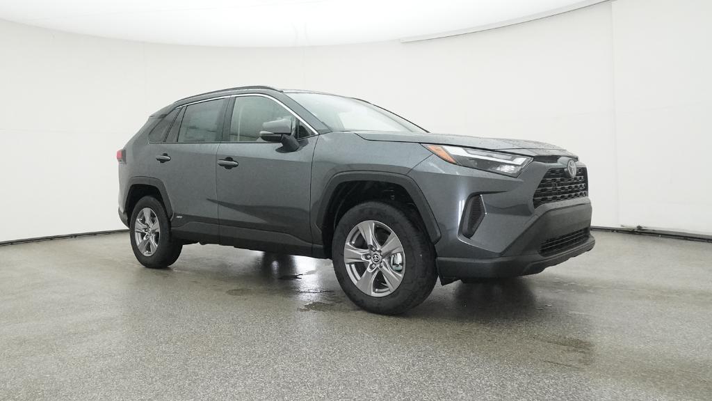 2025 Toyota RAV4 Hybrid XLE photo 4