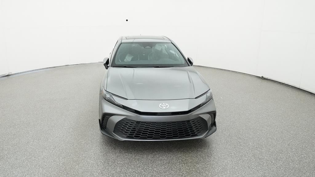 2025 Toyota Camry SE photo 4