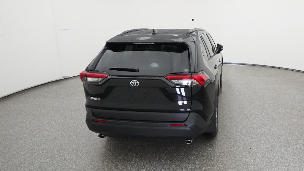 2025 Toyota RAV4 XLE photo 2