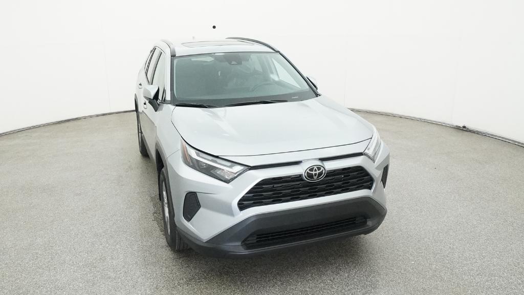 2025 Toyota RAV4 XLE photo 2