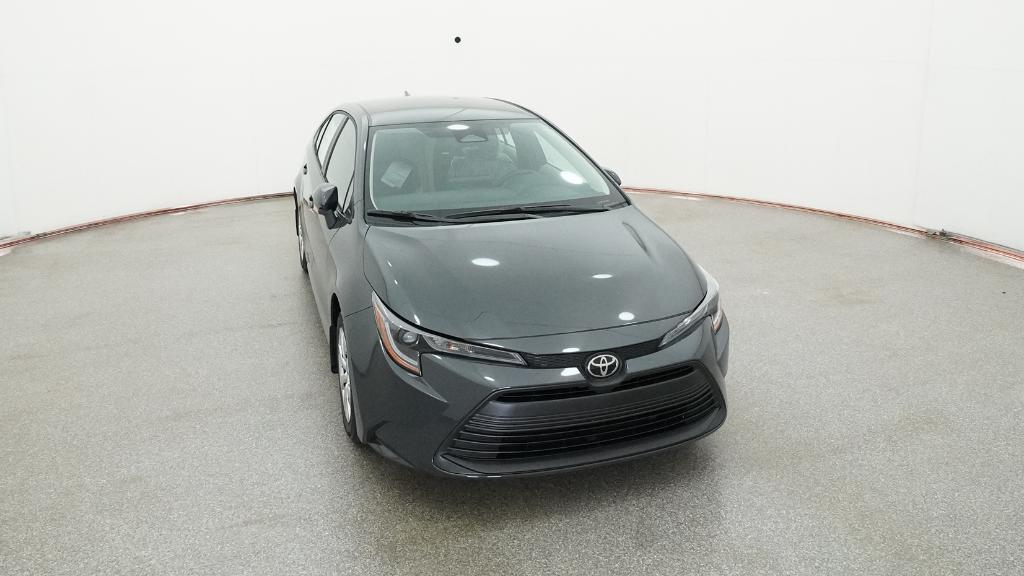 2025 Toyota Corolla LE photo 4