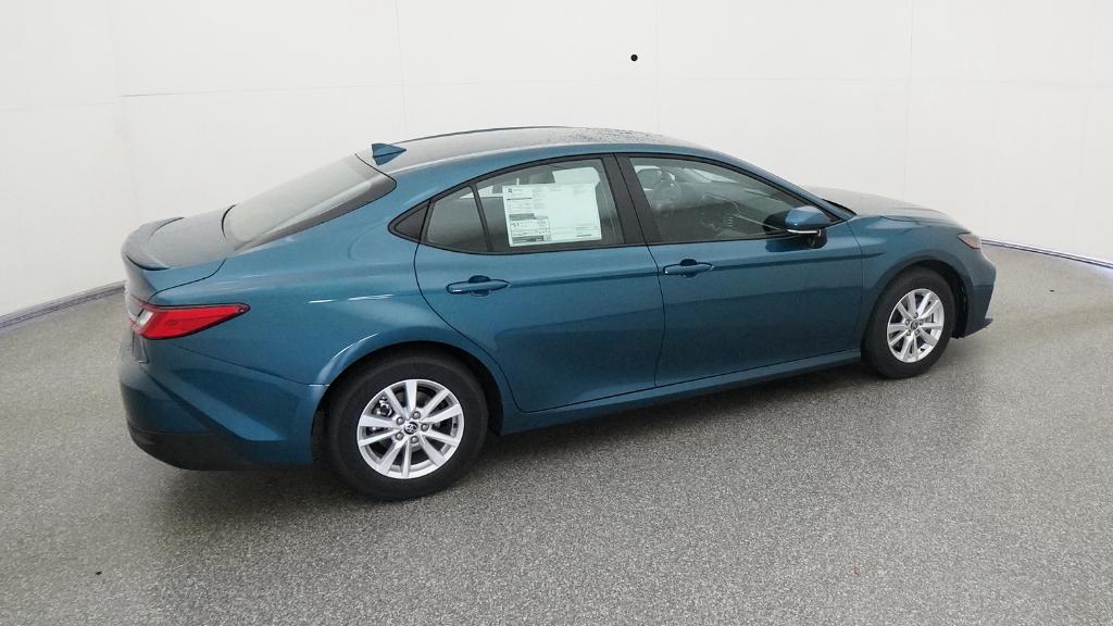 2025 Toyota Camry LE photo 30