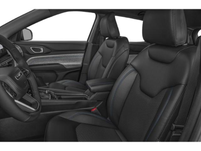 2026 Jeep Compass Latitude Altitude photo 9