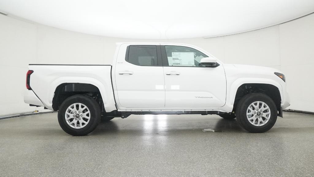 2025 Toyota Tacoma SR5 Double Cab photo 4