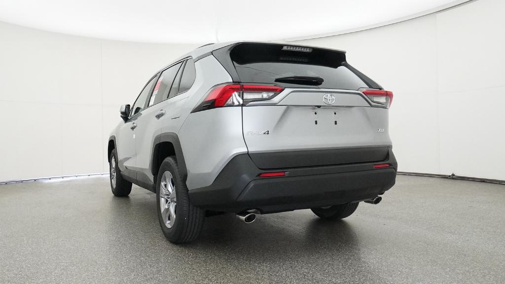 2025 Toyota RAV4 XLE photo 2