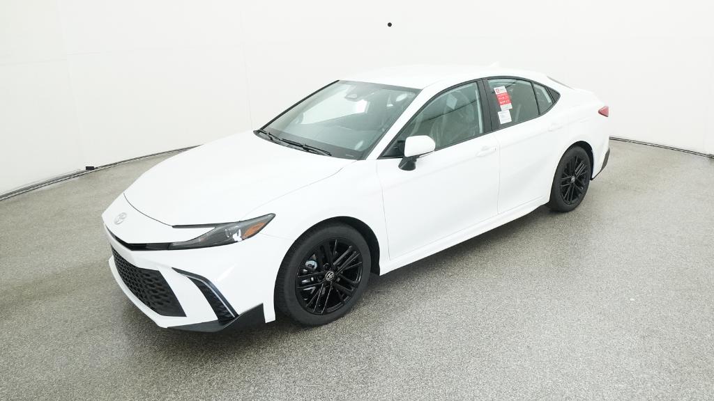 2025 Toyota Camry SE photo 5