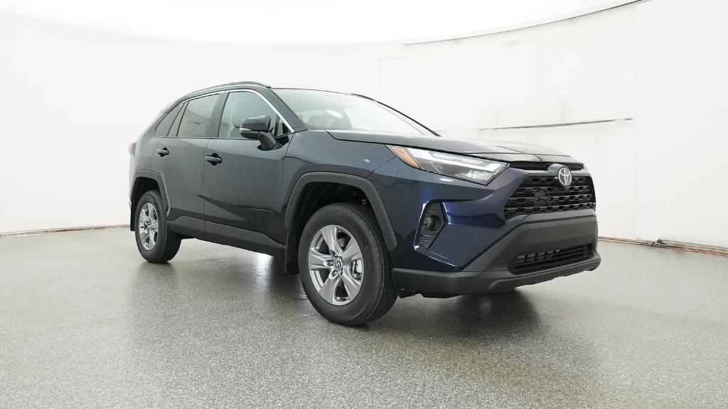 2025 Toyota RAV4 XLE photo 3