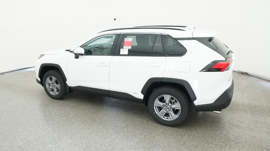2025 Toyota RAV4 Hybrid XLE photo 3