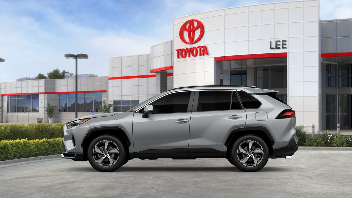 2025 Toyota RAV4 SE Hybrid photo 4