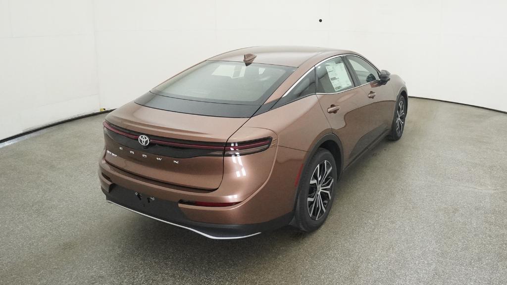 2026 Toyota Crown XLE photo 27