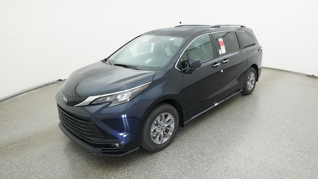 Used 2025 Toyota Sienna XLE Van Passenger Van