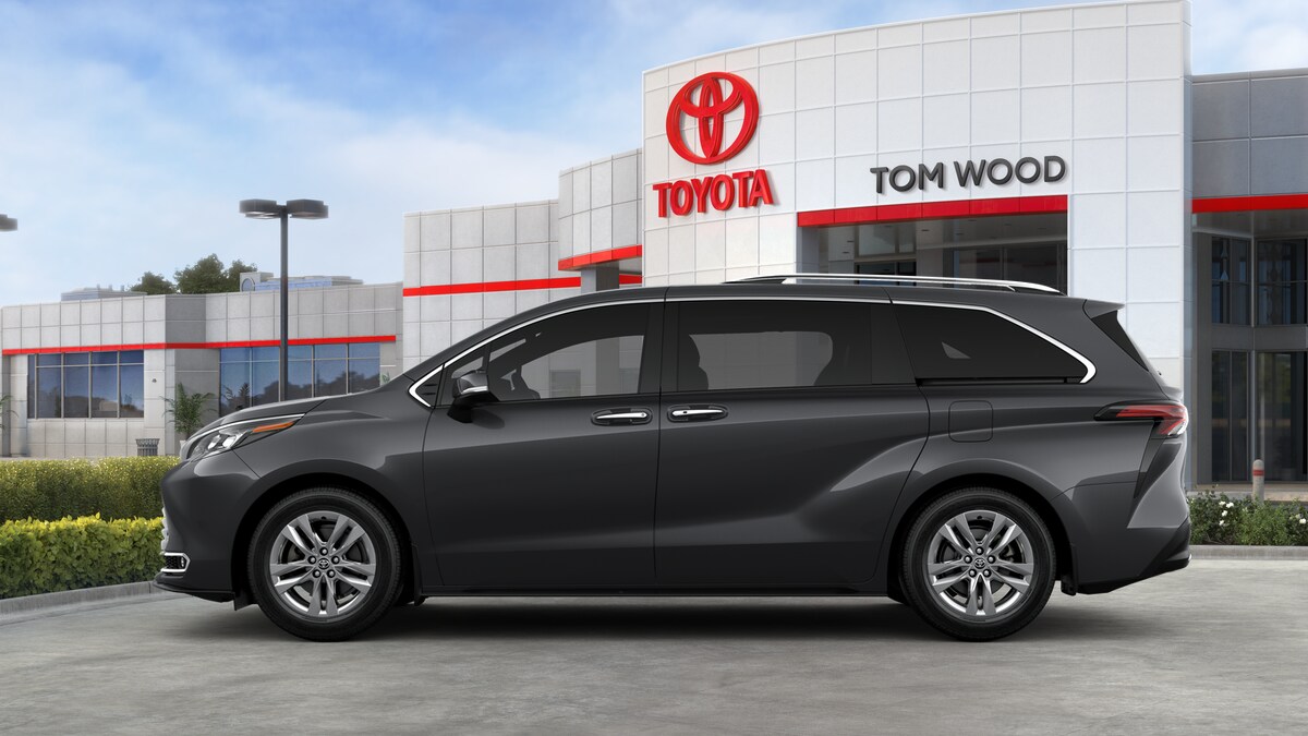 2025 Toyota Sienna Limited photo 4
