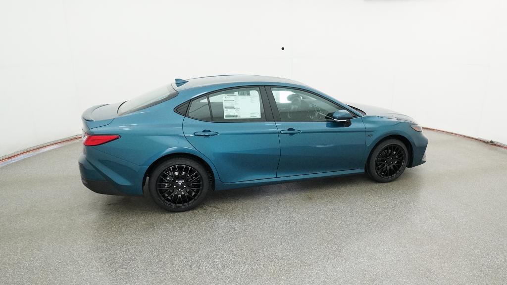 2025 Toyota Camry LE photo 3