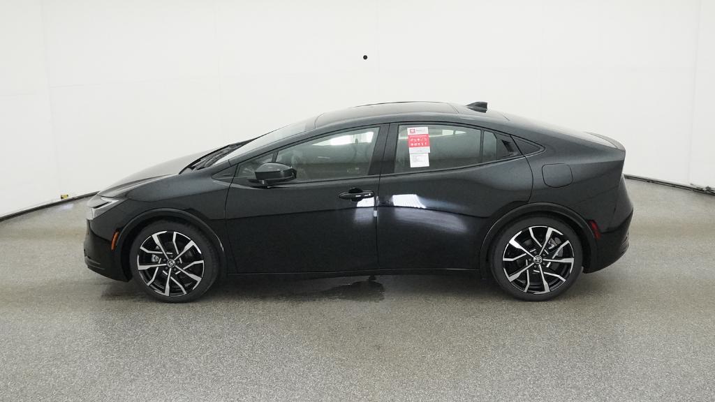 2026 Toyota Prius Plug-in Hybrid XSE photo 2