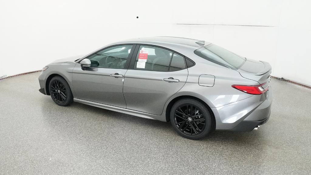 2025 Toyota Camry SE photo 4