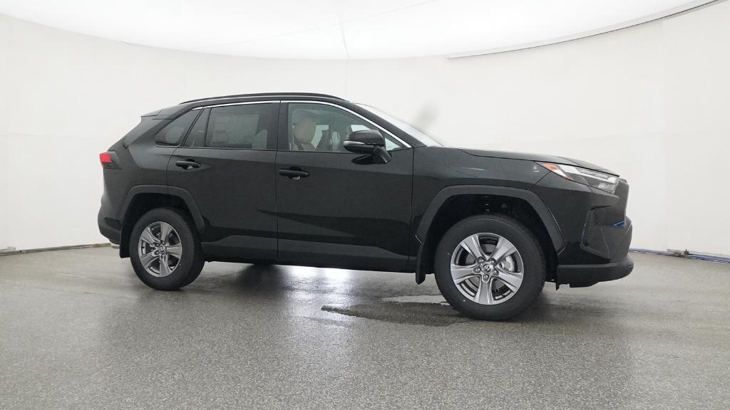 2025 Toyota RAV4 XLE photo 2