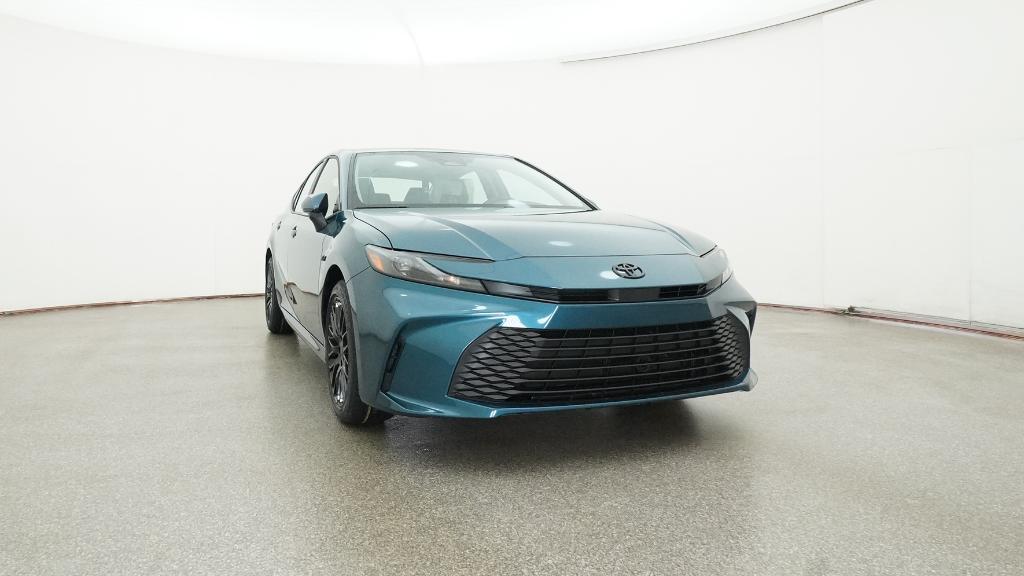 2025 Toyota Camry LE photo 2