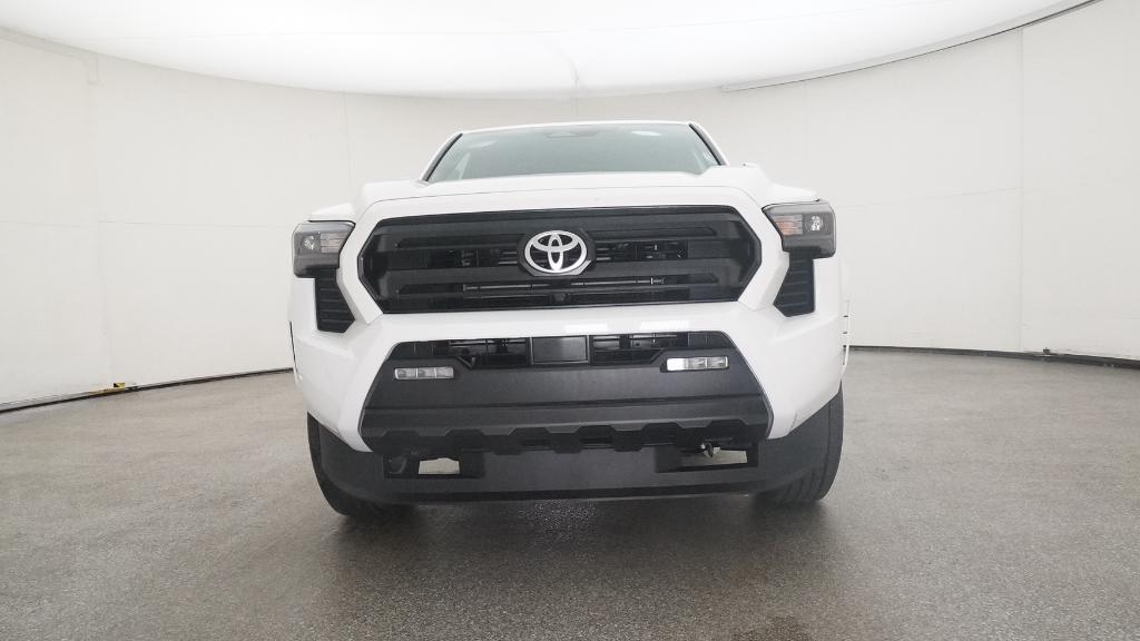 2025 Toyota Tacoma SR5 photo 17