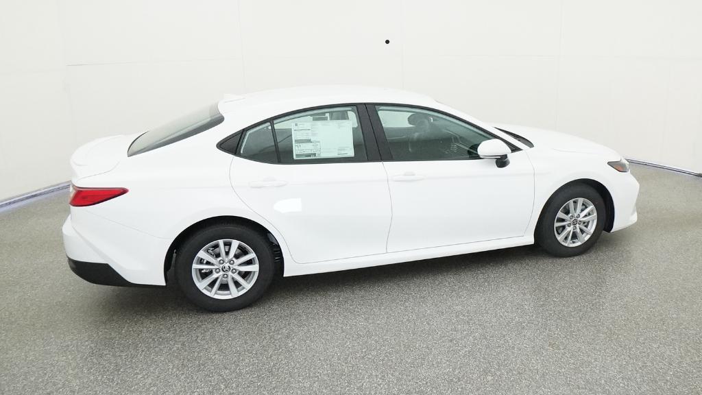 2025 Toyota Camry LE photo 32