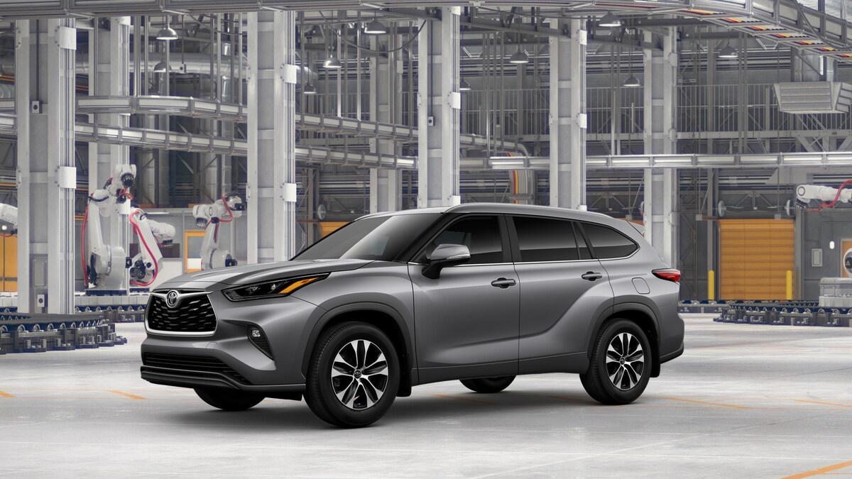 2025 Toyota Highlander XLE photo 2