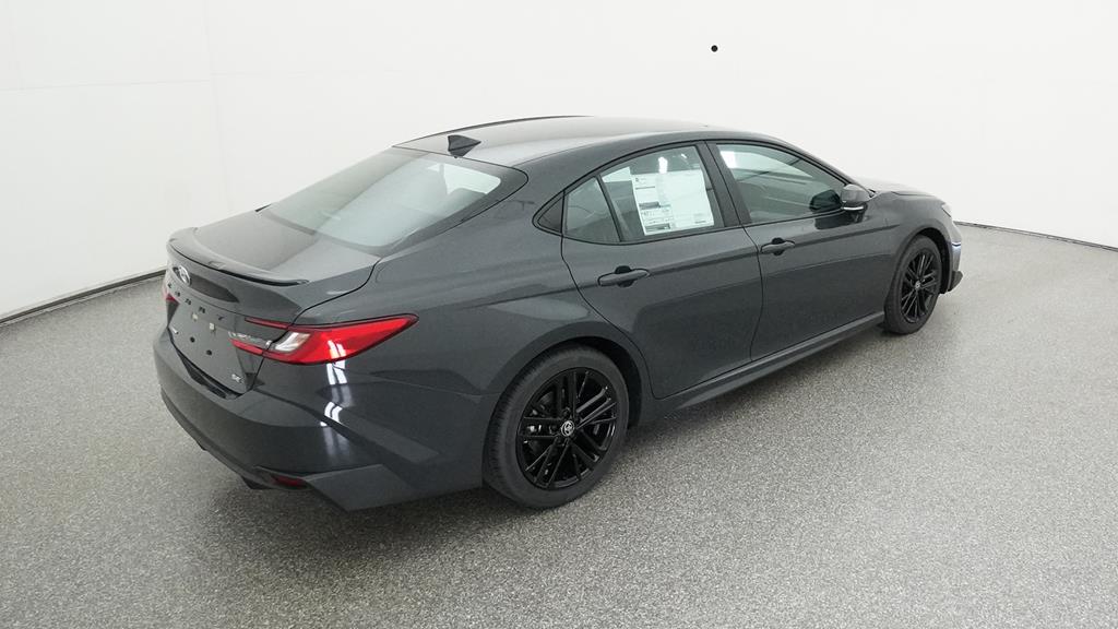 2025 Toyota Camry SE photo 4
