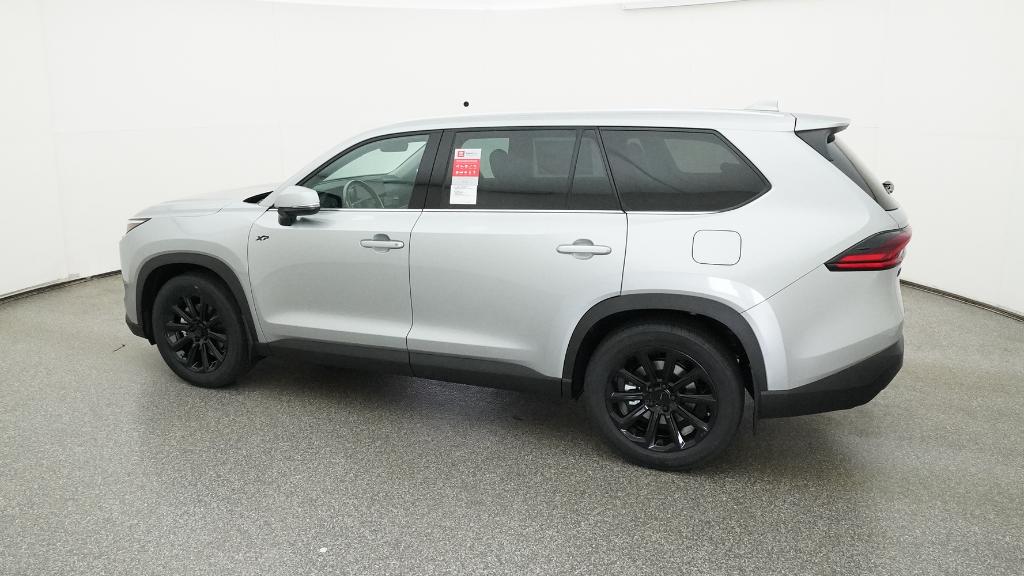 2025 Toyota Grand Highlander XLE photo 3