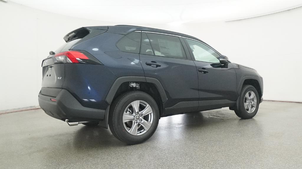 2025 Toyota RAV4 XLE photo 2