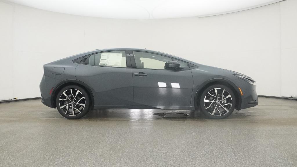 2026 Toyota Prius Plug-in Hybrid XSE photo 18