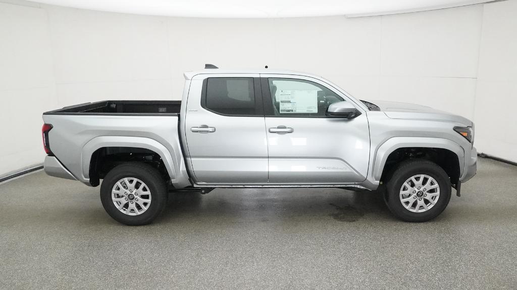 2025 Toyota Tacoma SR5 photo 4