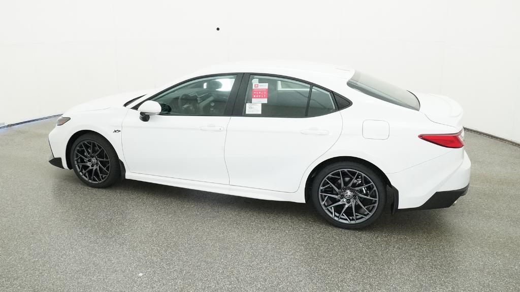 2025 Toyota Camry SE photo 3