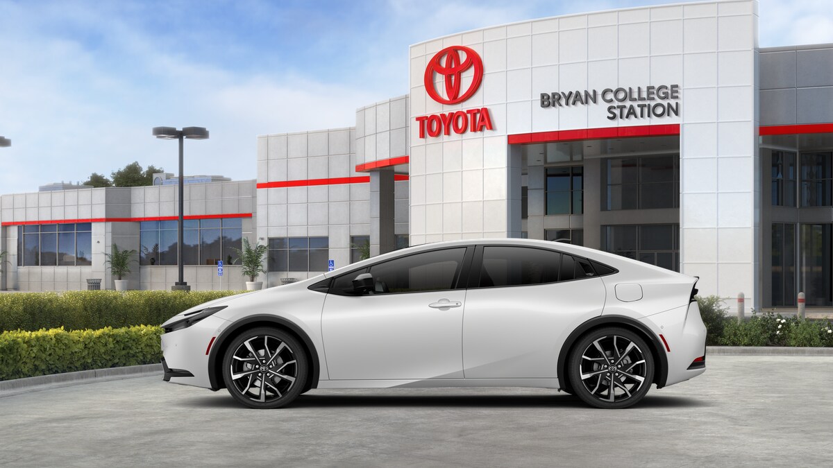 2026 Toyota Prius XSE Premium Plug-in Hybrid photo 4