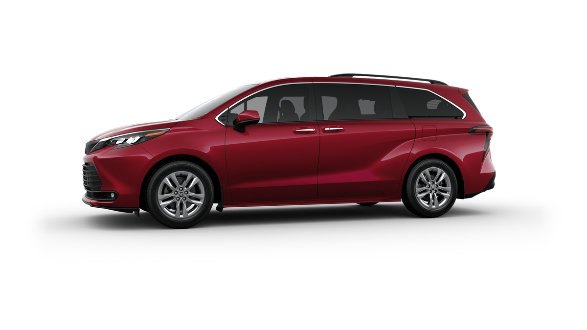 2025 Toyota Sienna XLE photo 3