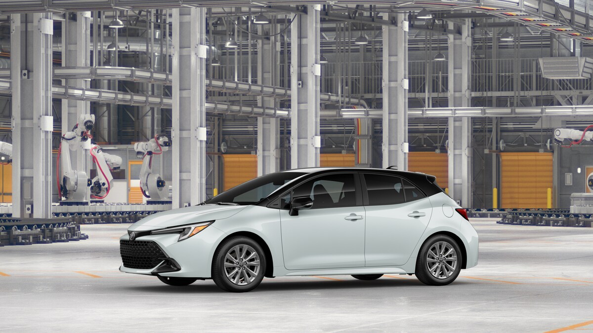 2025 Toyota Corolla SE photo 2